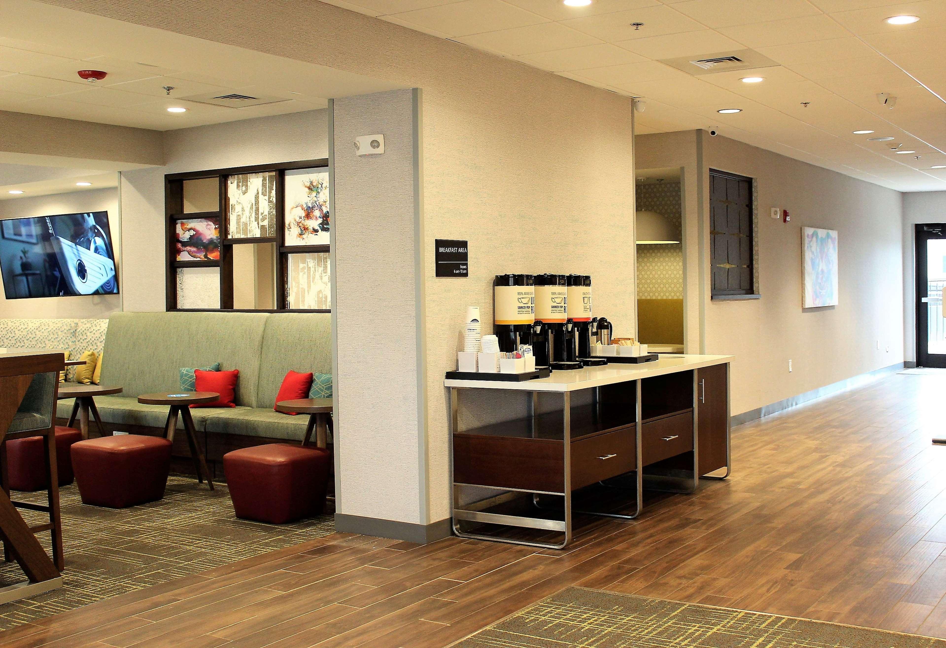 Hampton Inn Лексингтон Экстерьер фото